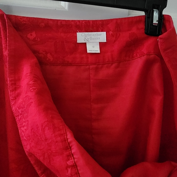 Red lined Skirt - Picture 3 of 3